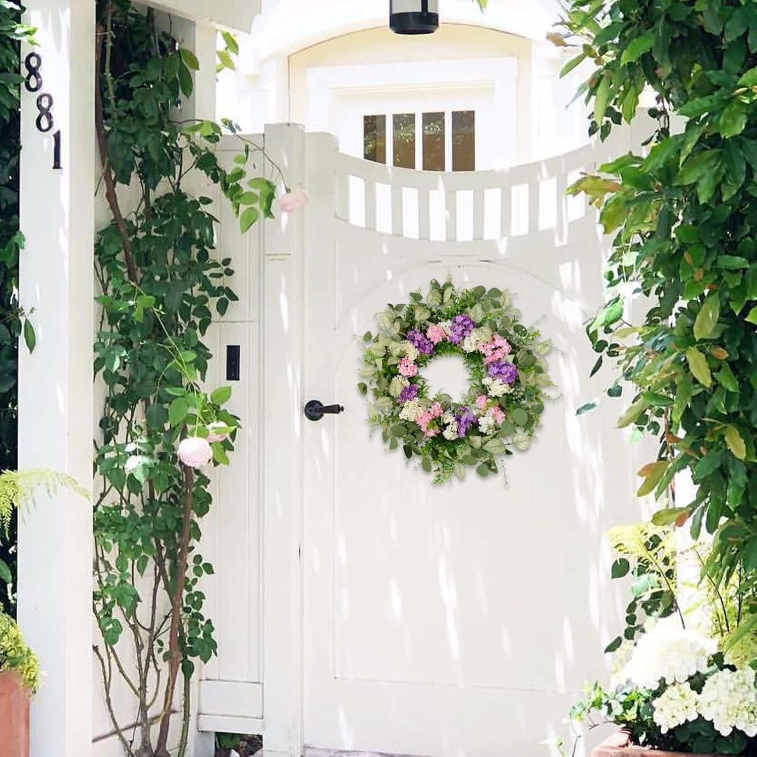 CIR OASES 22 Inches Artificial Hydrangea Wreath with Eucalyptus Leaves