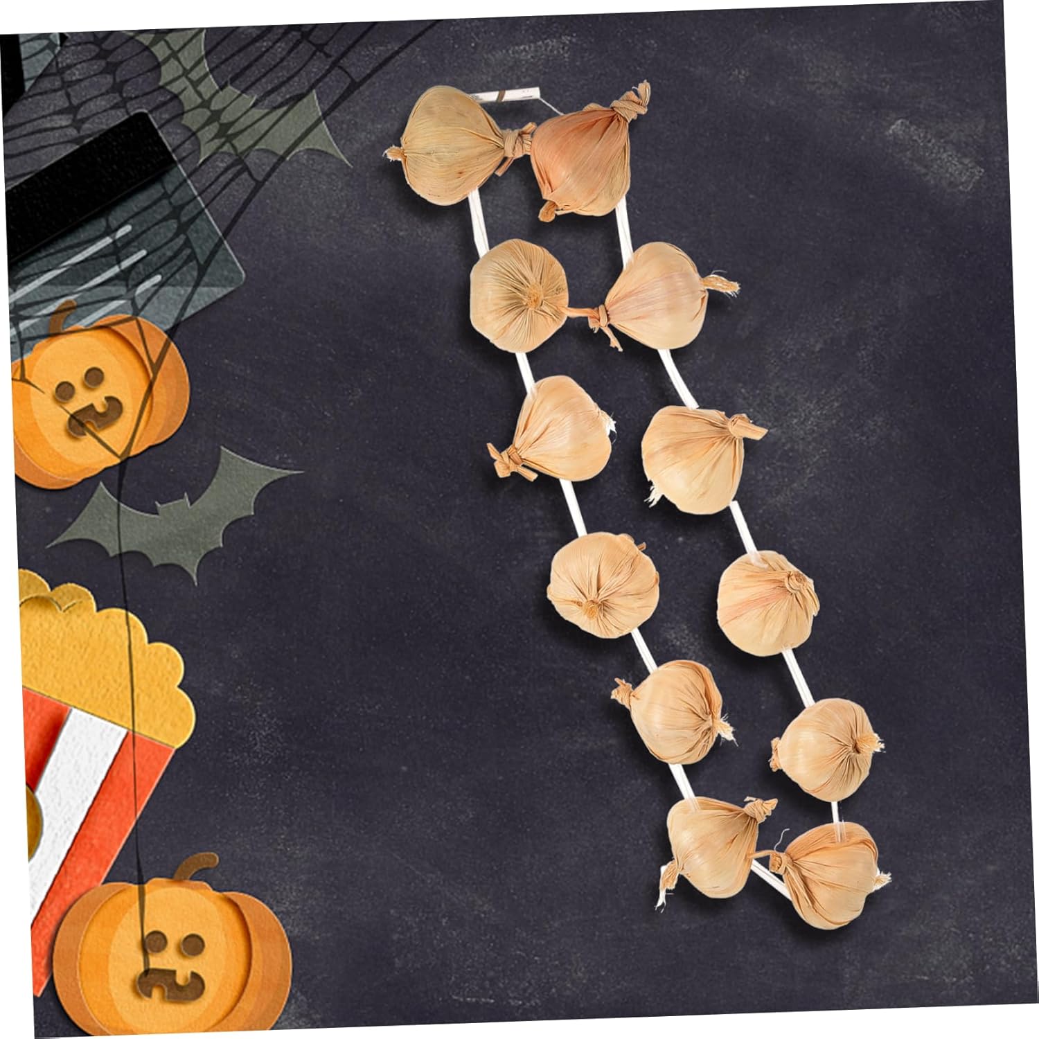 Cabilock Simulated Garlic String Wreath for Halloween Cosplay Stage Decorations