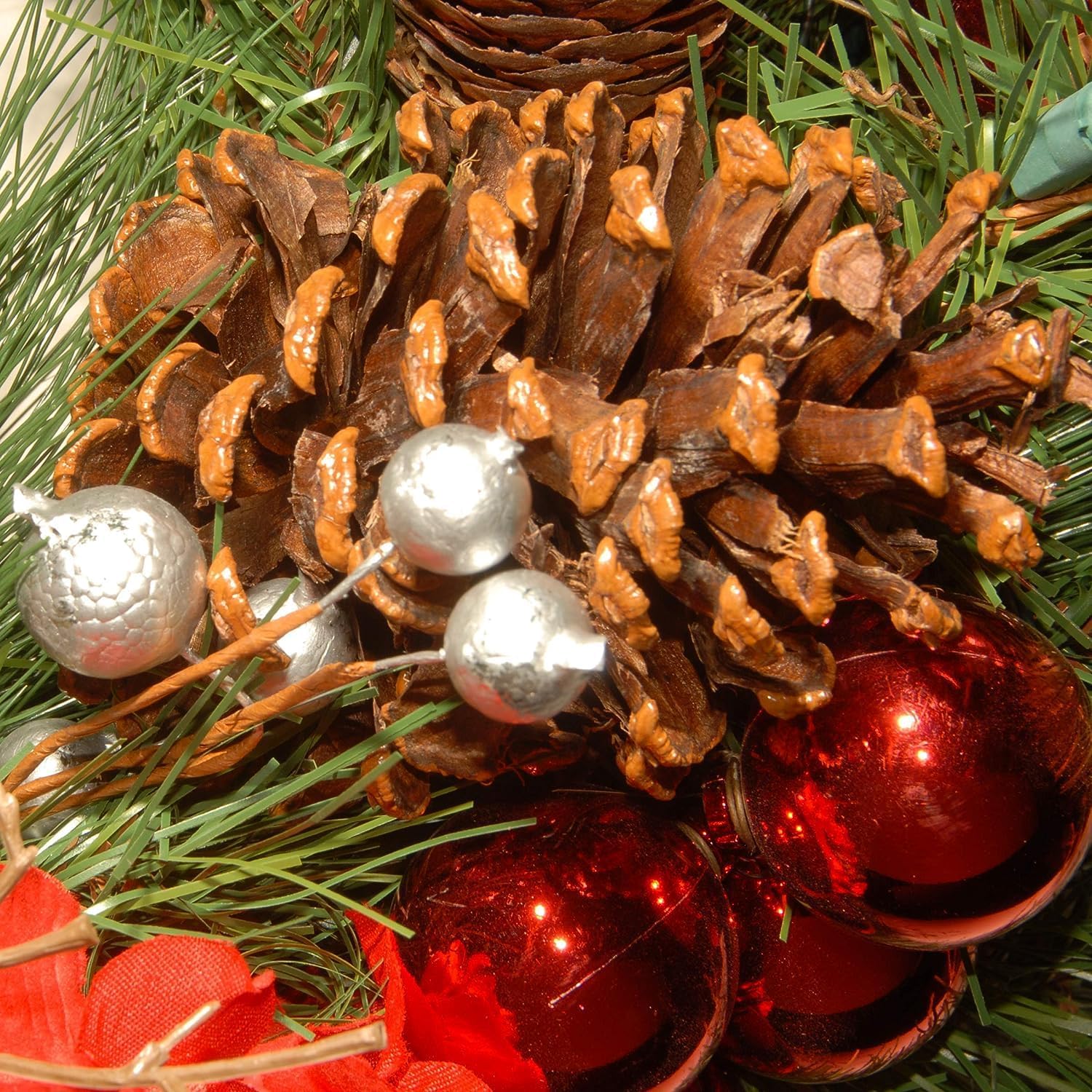 National Tree Company Pre-Lit Artificial Christmas Wreath 24 Inches
