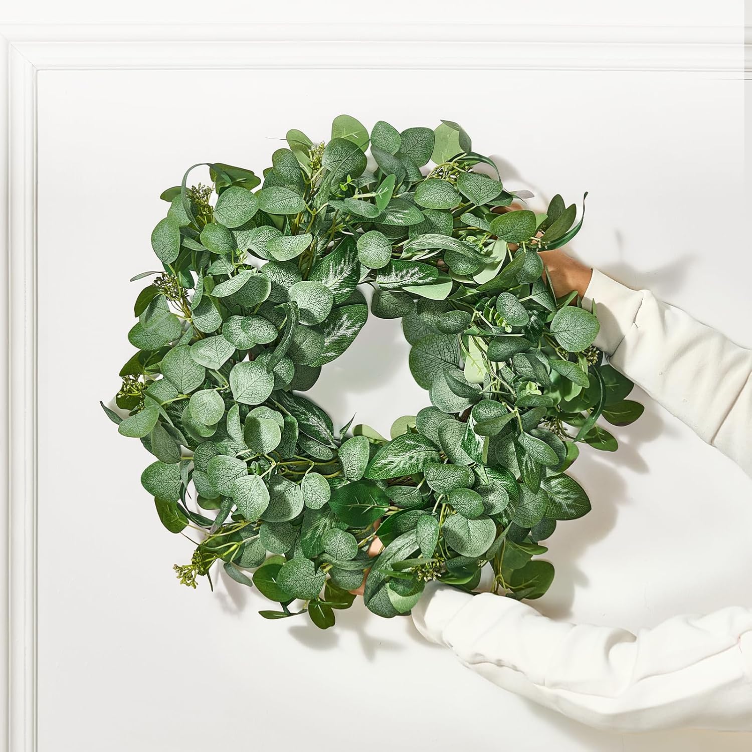VEVOR 26 Inch Eucalyptus Wreath with Berries