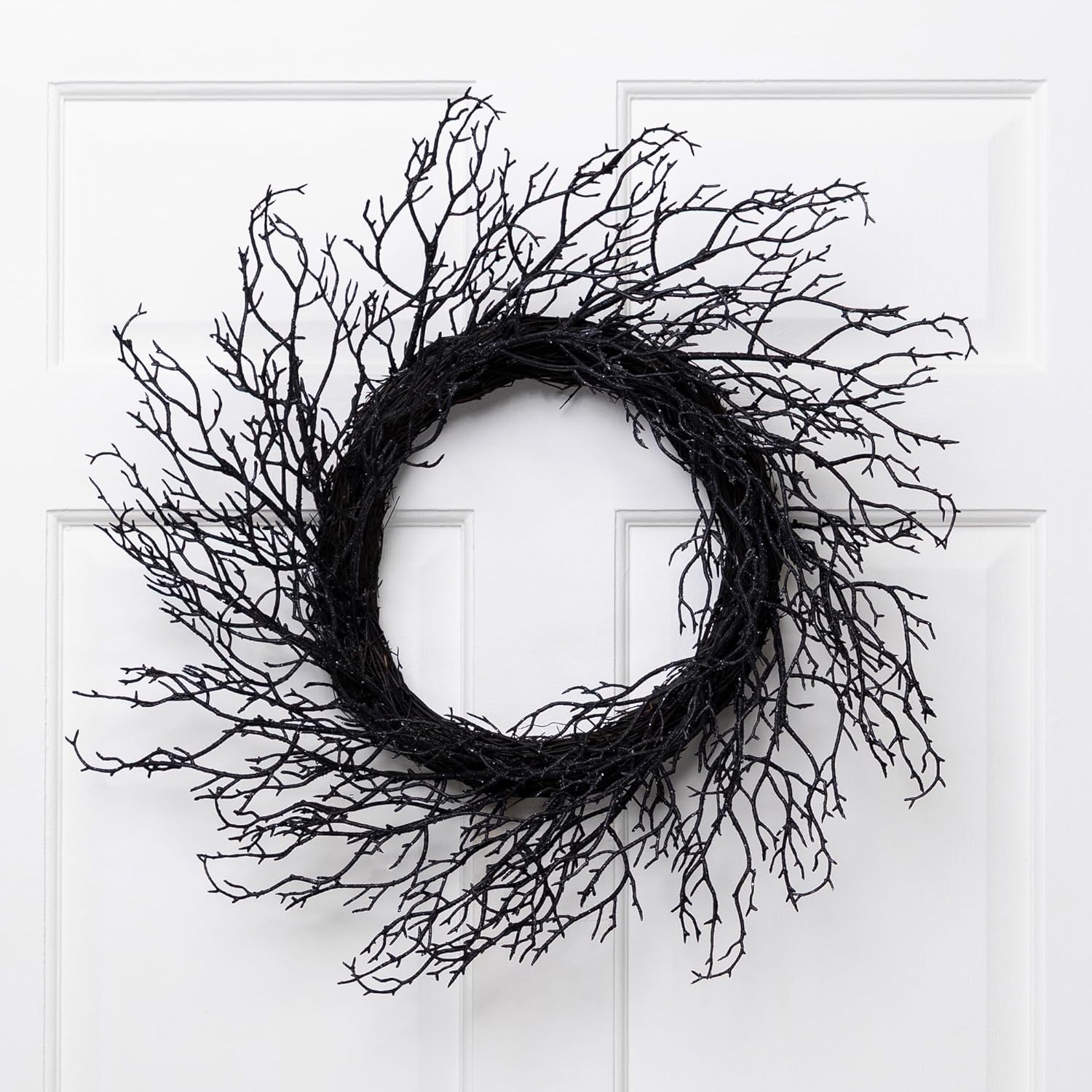 Northlight Glittered Twig Artificial Halloween Wreath - 24 Black