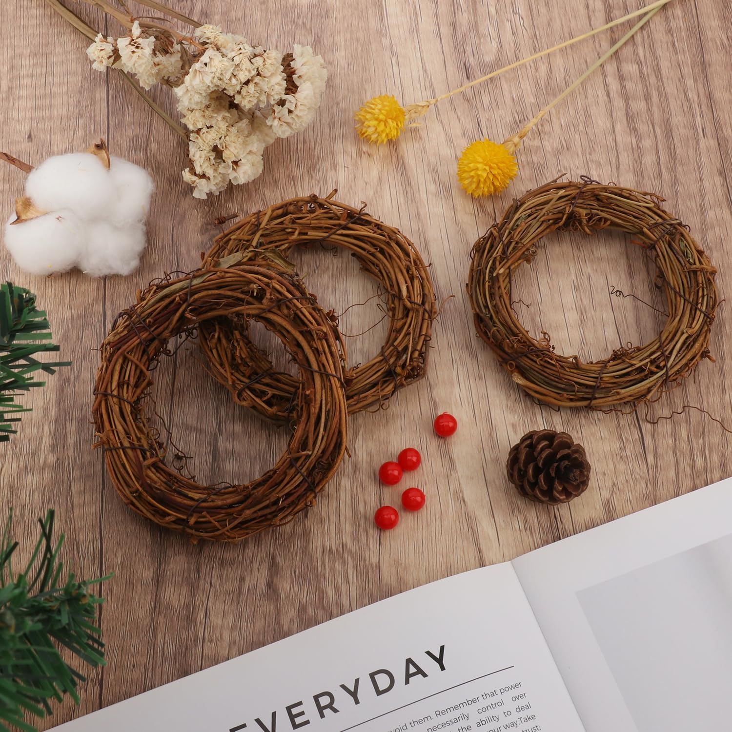 40 PCS Natural Grapevine Wreaths for DIY and Christmas Decor