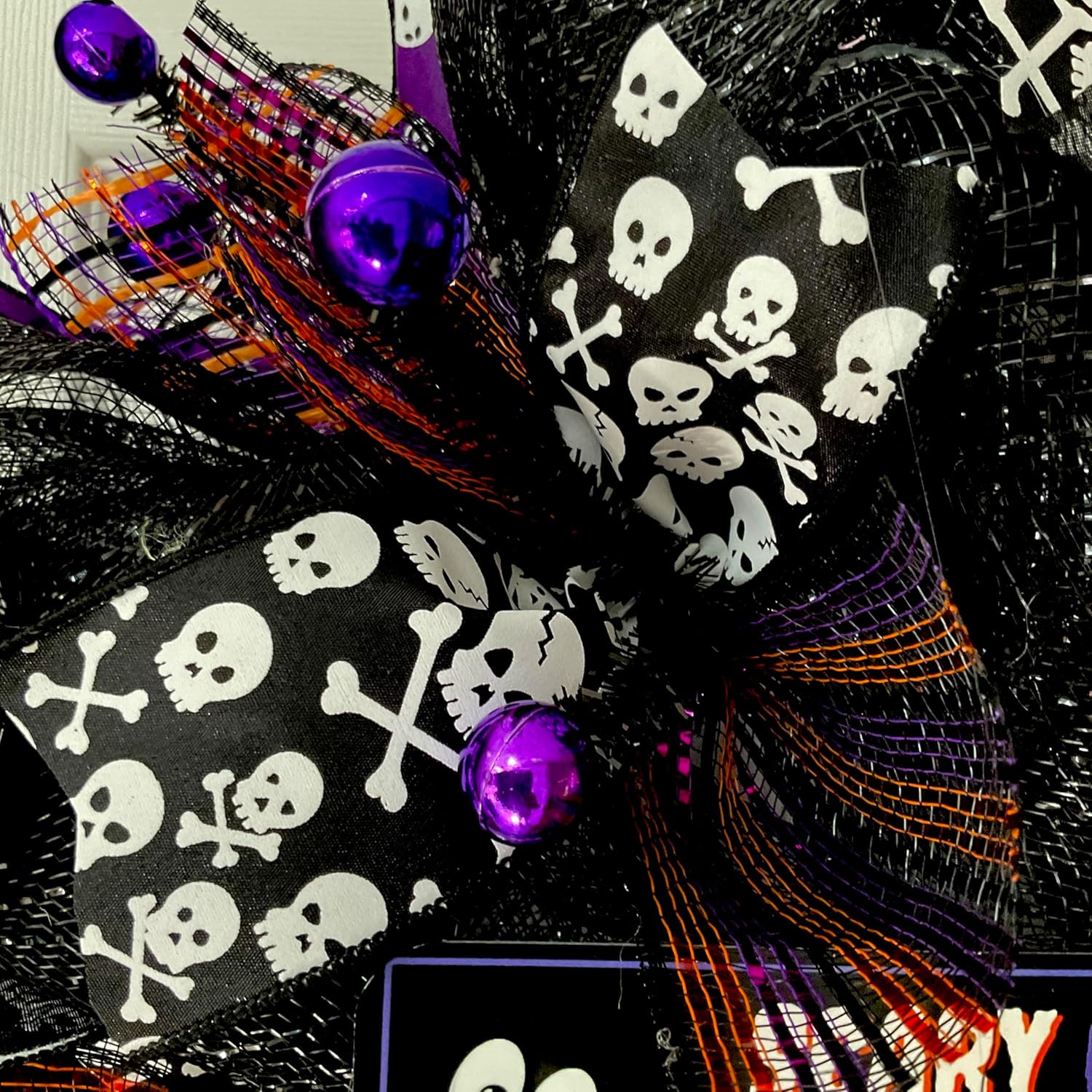 Scary Creepy Skeletons Halloween Wreath 24 or 28 Inch