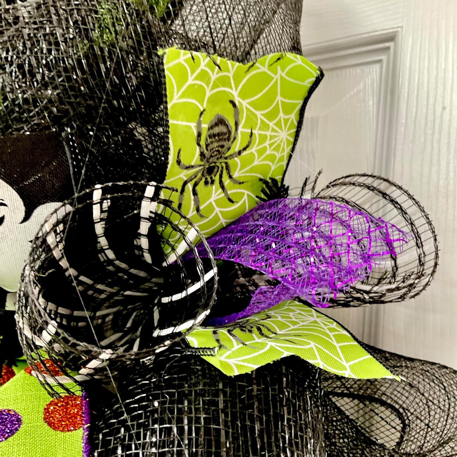Never Trust The Living Halloween Deco Mesh Wreath 24 28 Inch
